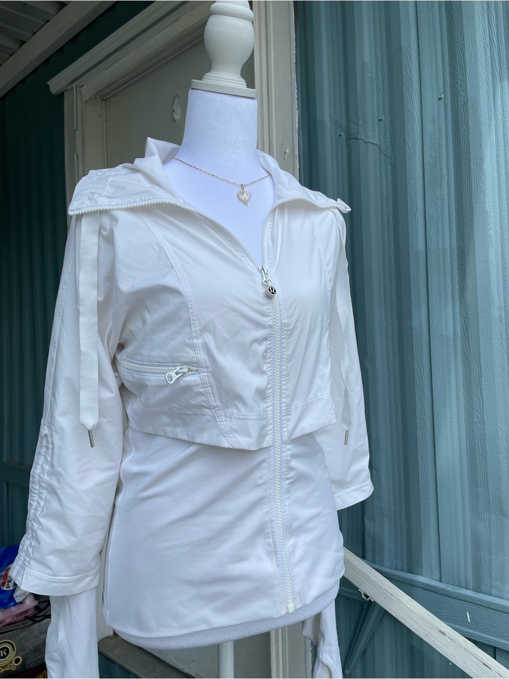 Women’s Lululemon White Hooded Zip-Front Jacket